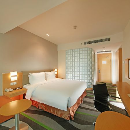 Holiday Inn Express Tangshan Downtown By Ihg Exterior photo